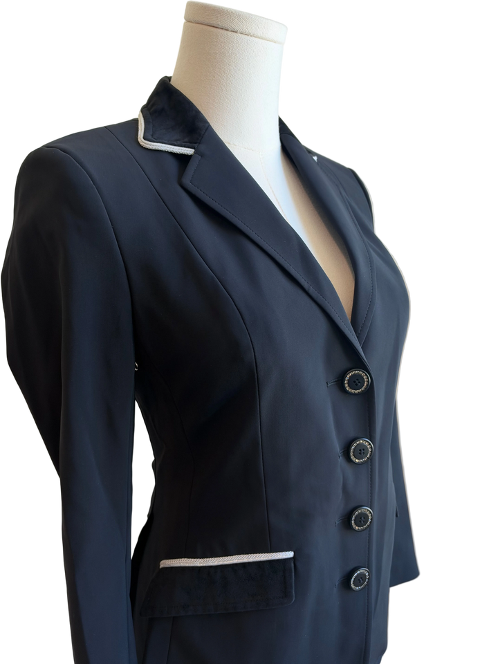 PRE-LOVED EQUILINE GAIT XCOOL EVO SHOW COAT - IT38