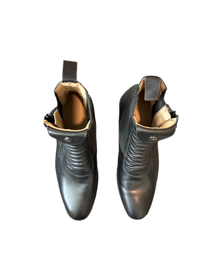PRE-LOVED SECCHIARI HERA ANKLE BOOTS