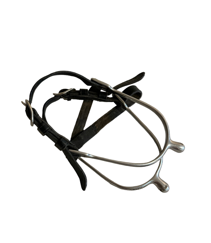 PRE-LOVED BLUNT END 5/8 SPURS WITH STRAPS
