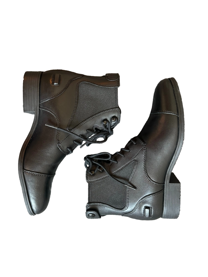 PRE-LOVED ARIAT WOMEN’S KENDALL BACK ZIP LACE PADDOCK BOOTS