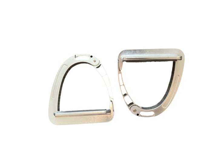 PRE-LOVED ACAVALLO JUNIOR ARENA ALUPLUS STIRRUPS