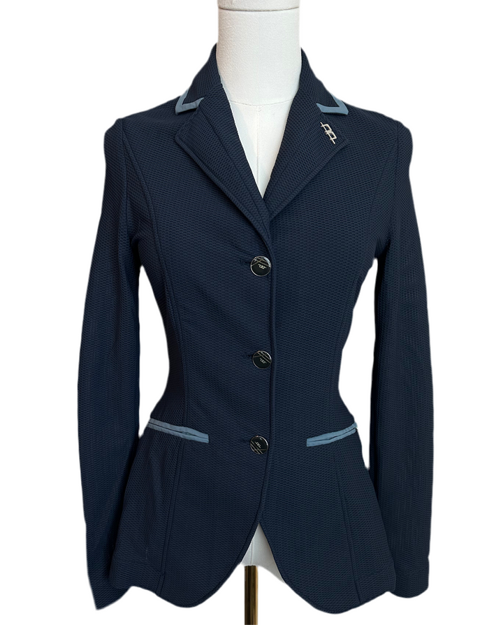 PRE-LOVED AA LADIES MOTION LITE SHOW JACKET