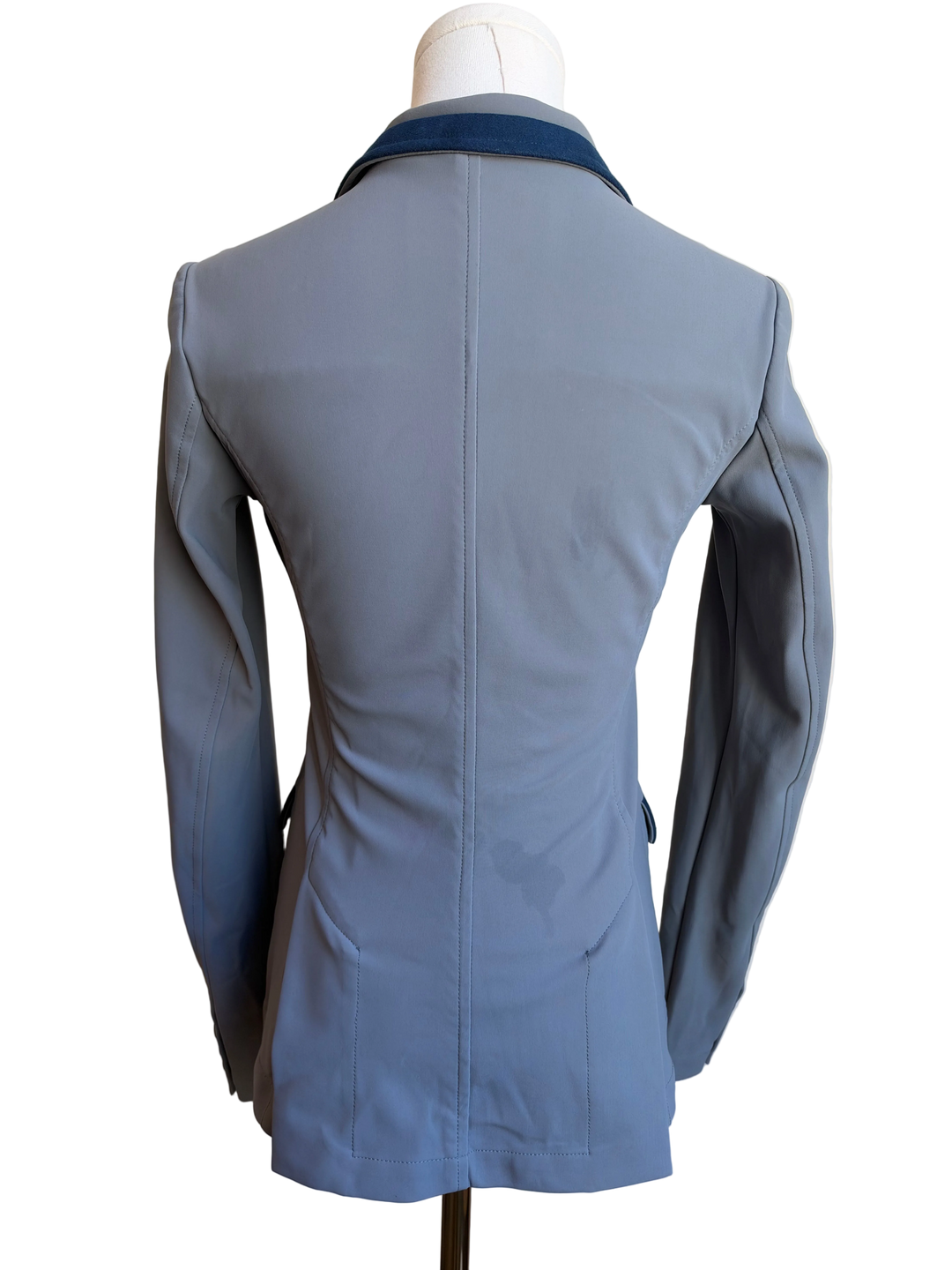 PRE-LOVED IAGO TECHNICAL SHOW JACKET - IT36