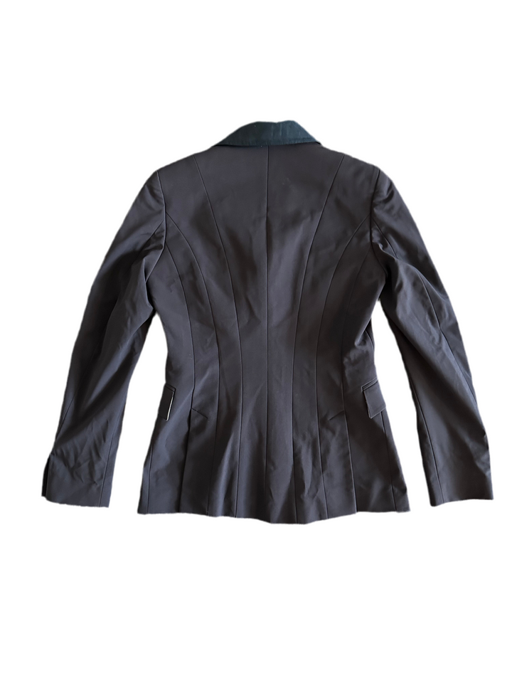 PRE-LOVED TREDSTEP SOLO SHOWTIME SHOW COAT