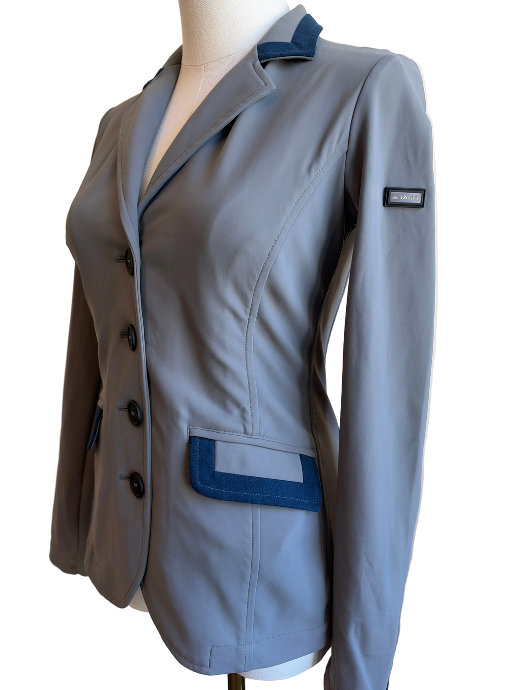 PRE-LOVED IAGO TECHNICAL SHOW JACKET - IT36