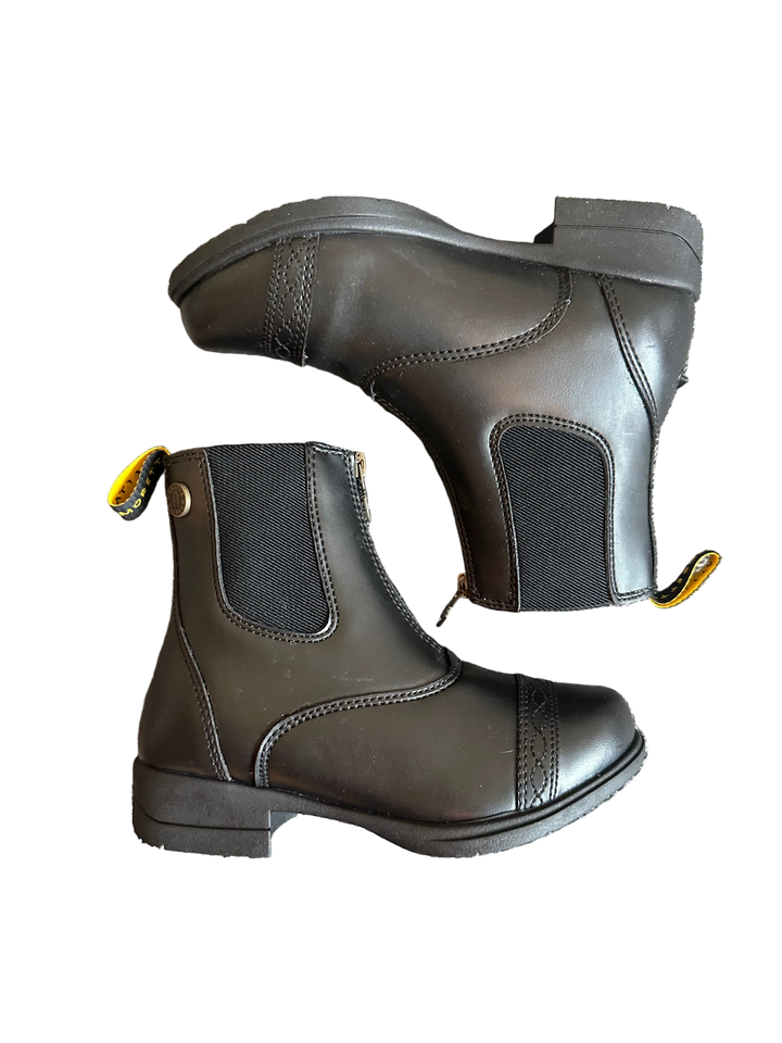 PRE-LOVED KIDS SHIRES EQUESTRIAN MORETTA CLIO PADDOCK BOOTS
