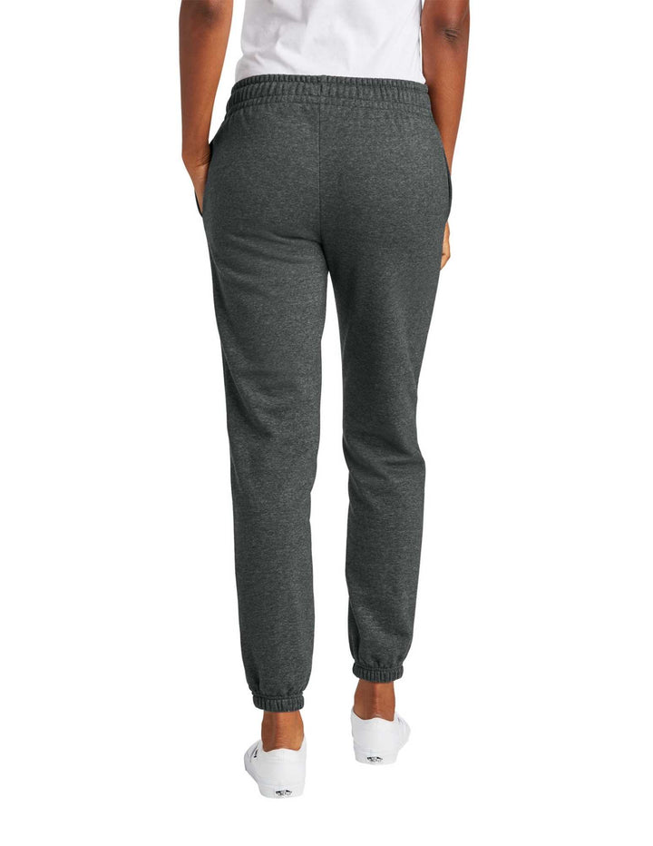 BAYVILLE EQUESTRIAN DISTRICT VIT WOMENS SWEATS