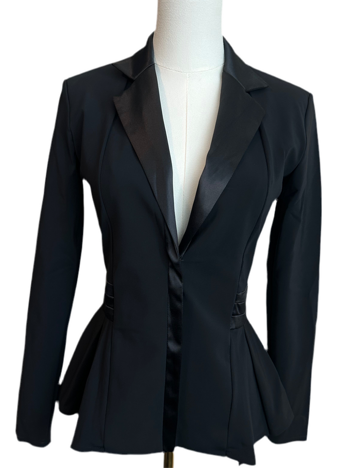 PRE-LOVED REIGNS BY SAVANNAH FELLERS THE VANI SHOW JACKET
