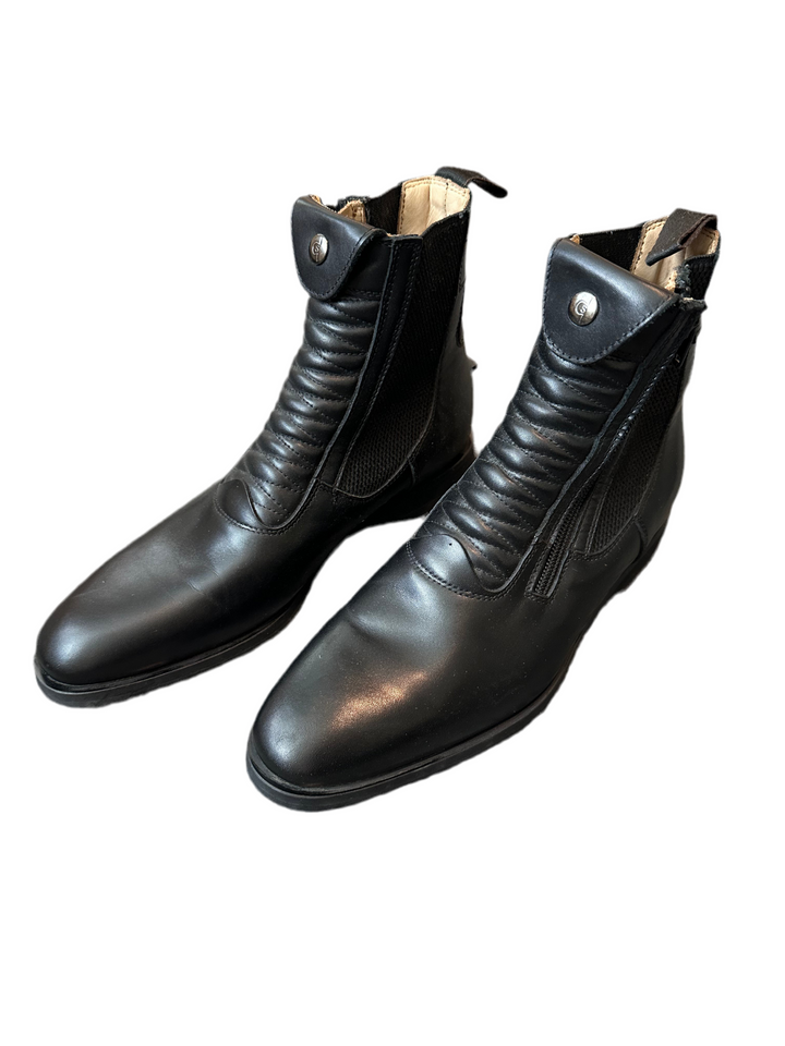 PRE-LOVED SECCHIARI HERA ANKLE BOOTS