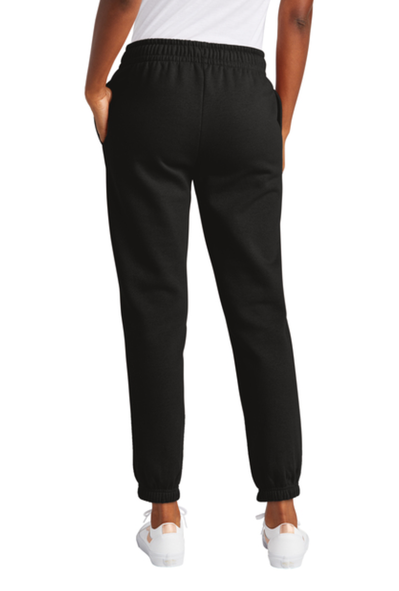 GLORY DAYS EQUESTRIAN DISTRICT VIT WOMENS SWEATS