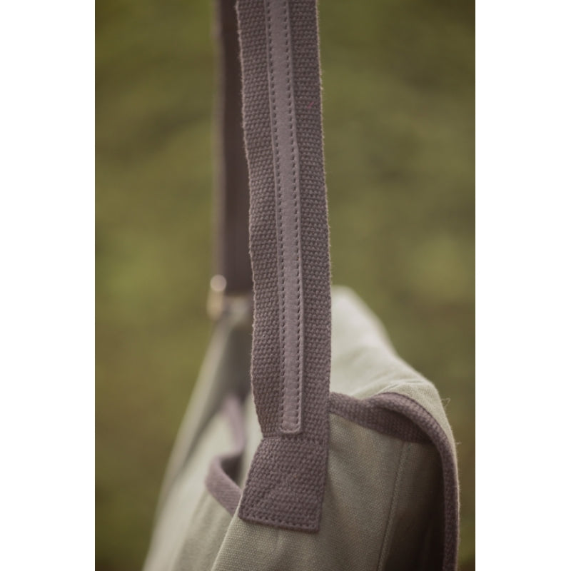 Penelope Canvas US Messenger Bag