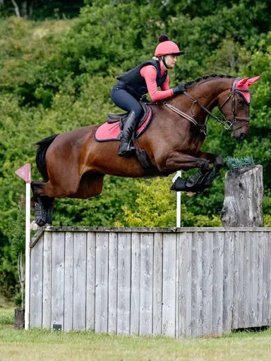 LeMieux Suede Close Contact Square